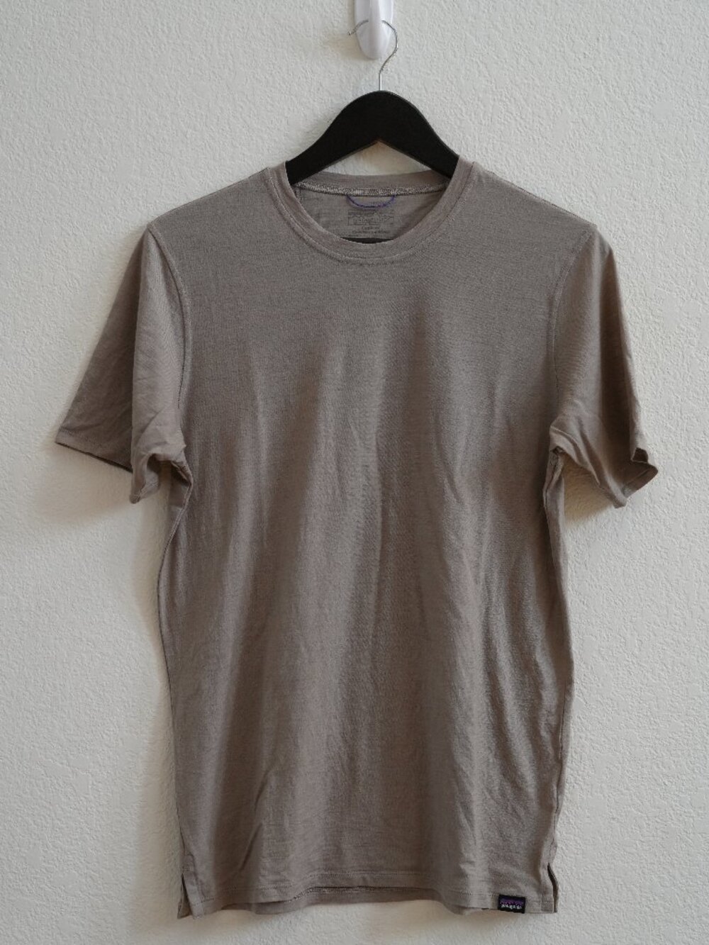 Patagonia Capilene Cool Merino Blend Tee Men's M (Fits Small) Tan Wool Shirt
